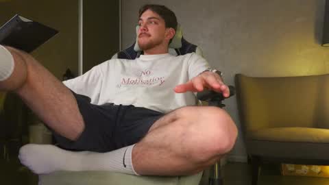 Snapshot of aalexxxxxx chatting on December 2025 09:41:02 PM Alex online show from December 2025 09:41:02 PM