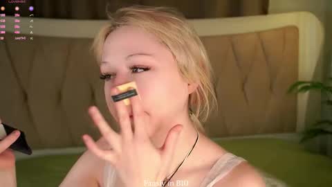 Snapshot of aameow chatting on October 2025 03:12:01 PM Amy online show from October 2025 03:12:01 PM