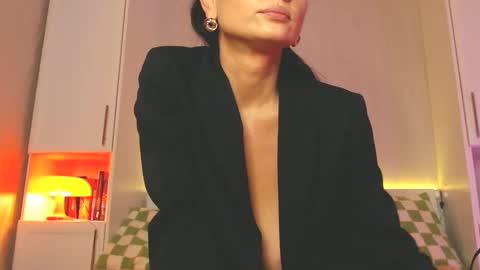 Lea online show from January 2025 09:34:01 PM