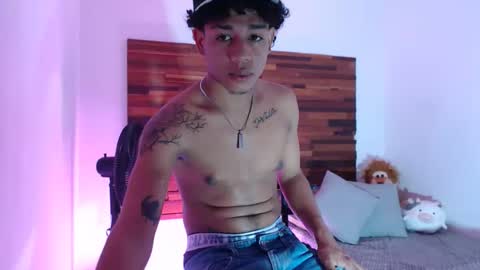 aarom online show from March 2026 06:22:02 PM