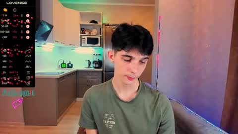 Aaron Bang online show from September 2025 07:41:02 PM