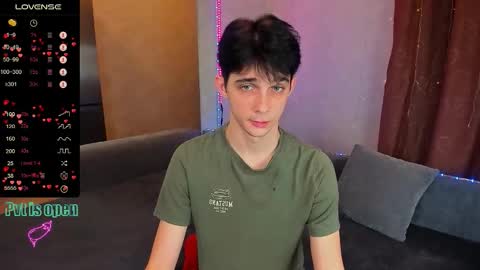 Aaron Bang online show from November 2025 10:14:01 PM