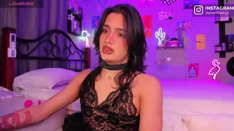 Snapshot of aaron_darkus chatting on May 2026 02:07:01 AM Aaron online show from May 2026 02:07:01 AM