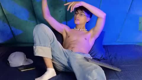 Aaron Ezequiel online show from September 2025 09:40:02 PM