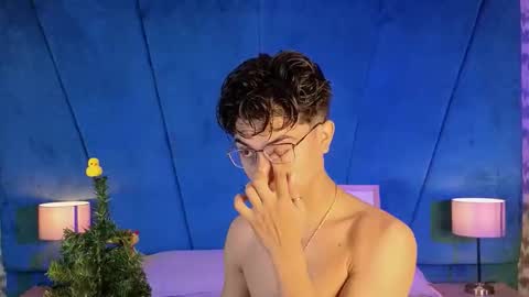 Aaron Ezequiel online show from December 2025 11:57:02 PM