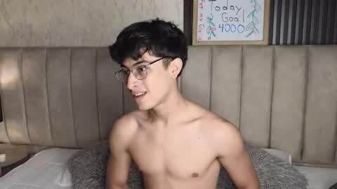 Aaron Ezequiel online show from January 2026 09:31:01 PM