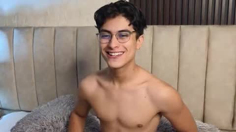 Aaron Ezequiel online show from January 2026 12:25:02 AM