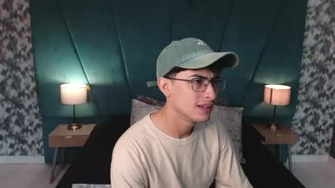 Snapshot of aaron_eze chatting on June 2026 12:26:02 PM Aaron Ezequiel online show from June 2026 12:26:02 PM