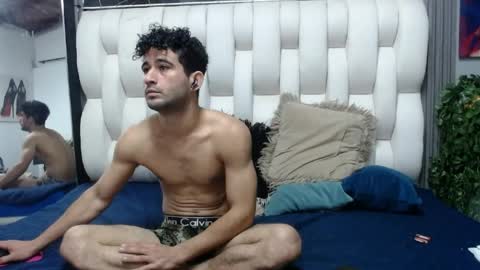 aaron_jones_1 online show from May 2026 07:19:01 PM