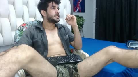 aaron_jones_1 online show from May 2026 03:45:02 AM