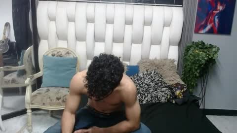 aaron_jones_1 online show from May 2026 03:45:02 AM