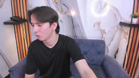 Snapshot of aaron_latinmen chatting on October 2025 07:07:02 PM Aaron online show from October 2025 07:07:02 PM