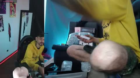 aaron_malikk online show from April 2026 10:29:01 AM