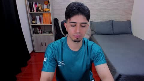 Aaron online show from December 2024 07:34:01 PM