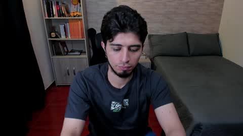 Aaron online show from January 2025 12:33:01 AM