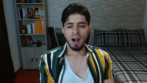 Aaron online show from October 2025 06:42:02 PM