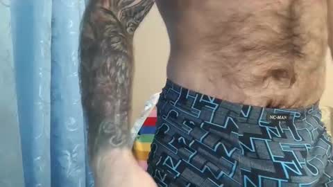 Snapshot of aaron_royal chatting on December 2024 07:03:02 PM Davin tayl online show from December 2024 07:03:02 PM