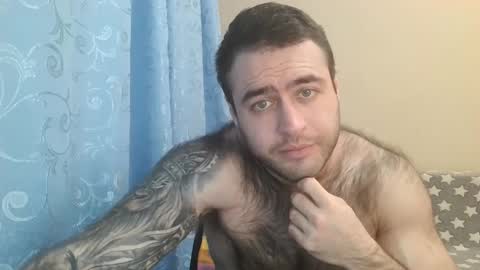 Snapshot of aaron_royal chatting on February 2025 06:32:02 PM Davin tayl online show from February 2025 06:32:02 PM