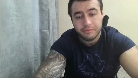 Snapshot of aaron_royal chatting on September 2025 04:06:01 AM Davin tayl online show from September 2025 04:06:01 AM