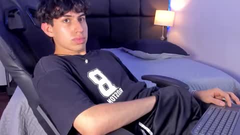 Aron online show from October 2025 06:27:02 PM