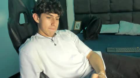 Aron online show from October 2025 07:15:01 PM