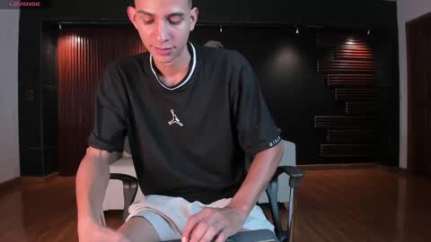 Aaron online show from December 2024 12:50:01 AM