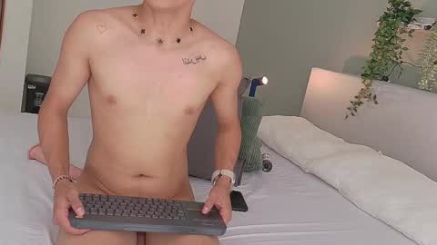 Snapshot of aaronbaker__ chatting on September 2025 07:39:02 PM AARON online show from September 2025 07:39:02 PM