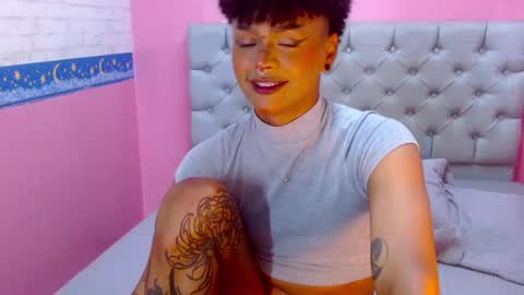 Snapshot of aaronbakers chatting on December 2024 02:48:02 AM im NiallDun online show from December 2024 02:48:02 AM