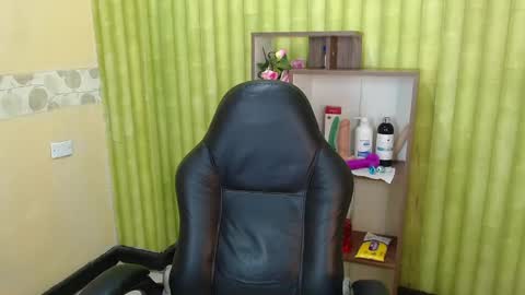 Snapshot of aaronbakers chatting on March 2025 10:41:02 AM im NiallDun online show from March 2025 10:41:02 AM