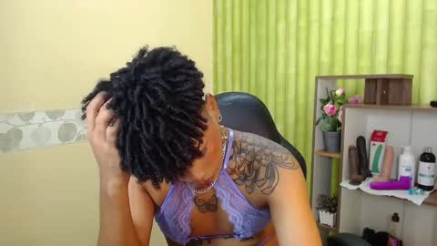 Snapshot of aaronbakers chatting on March 2025 03:48:02 AM im NiallDun online show from March 2025 03:48:02 AM