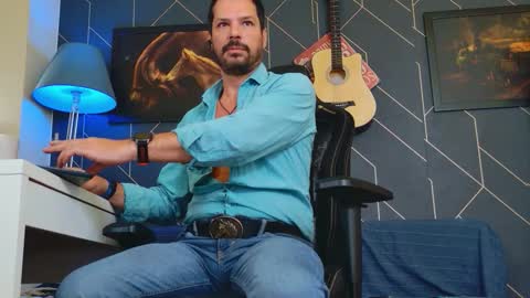 Aaron online show from September 2025 07:09:02 AM