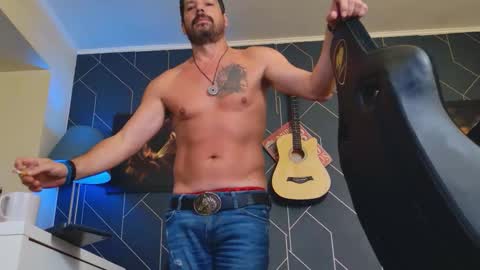 Aaron online show from October 2025 02:39:02 AM