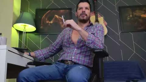 Aaron online show from January 2026 03:17:02 PM