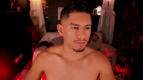 AARON  online show from October 2025 12:01:02 PM