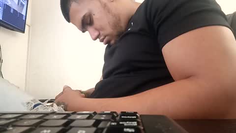 ig aaron hunter123 online show from December 2024 06:20:02 PM