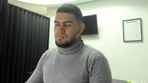 ig aaron hunter123 online show from February 2026 02:15:02 PM