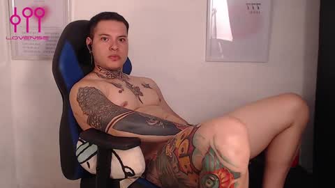 Snapshot of aaronsmith2_ chatting on December 2024 01:22:01 AM aaronsmith2_ online show from December 2024 01:22:01 AM