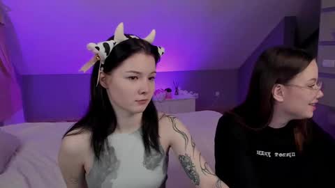 Snapshot of aataraxx chatting on February 2025 02:54:02 PM Fiona and Harry online show from February 2025 02:54:02 PM