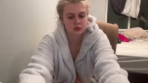 ababyy2901 online show from November 2025 06:02:02 AM