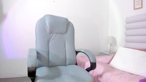 abbey_walker online show from September 2025 03:45:01 PM