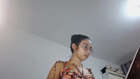 Snapshot of abbi_moon chatting on February 2025 08:30:02 PM Martina online show from February 2025 08:30:02 PM