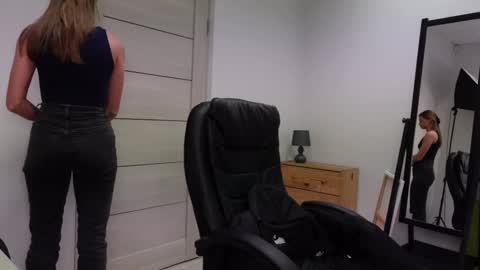 ABBY LAKER online show from December 2024 02:17:01 AM