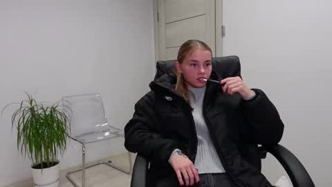 ABBY LAKER online show from December 2024 08:26:02 PM