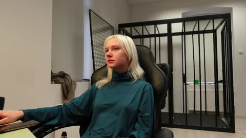 ABBY LAKER online show from September 2025 05:45:02 AM