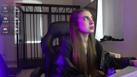 ABBY LAKER online show from October 2025 06:33:01 AM