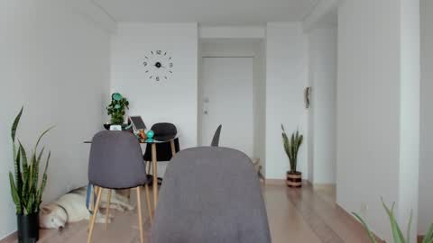 Snapshot of abbyada chatting on February 2025 02:15:02 PM Laura online show from February 2025 02:15:02 PM