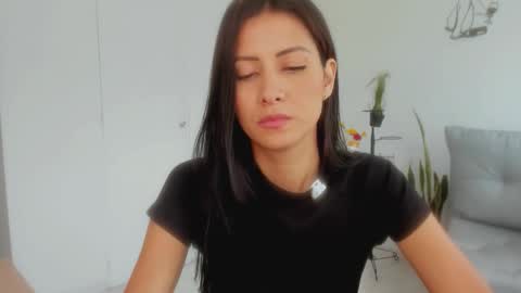 Snapshot of abbyada chatting on December 2025 07:19:02 PM Laura online show from December 2025 07:19:02 PM