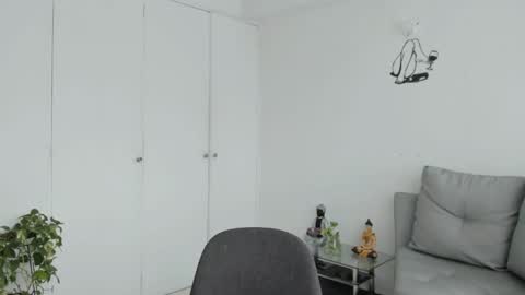 Snapshot of abbyada chatting on April 2026 04:44:02 PM Laura online show from April 2026 04:44:02 PM