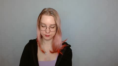 Abby Lovense is active online show from December 2024 08:41:01 AM