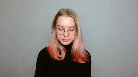 Abby Lovense is active online show from December 2024 10:59:01 AM